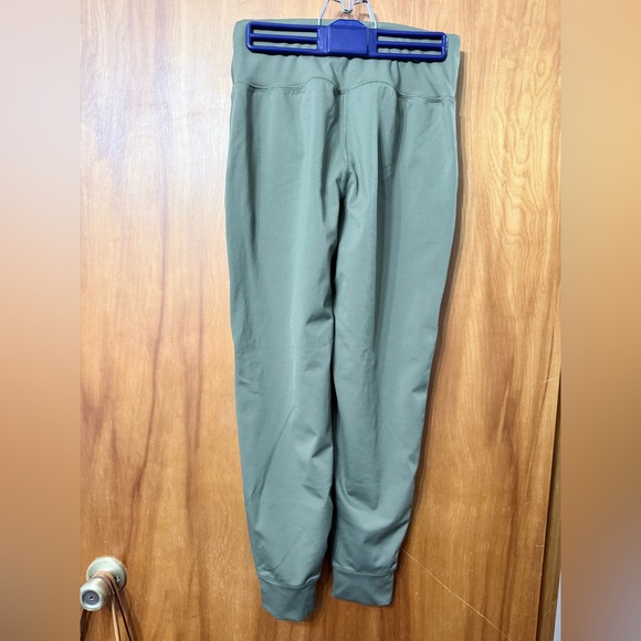 Women’s Under Armour Joggers - Picture 3 of 5